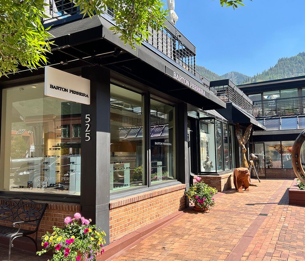 July 30, 2018 Los Gatos / CA / USA - Shopping street in downtown